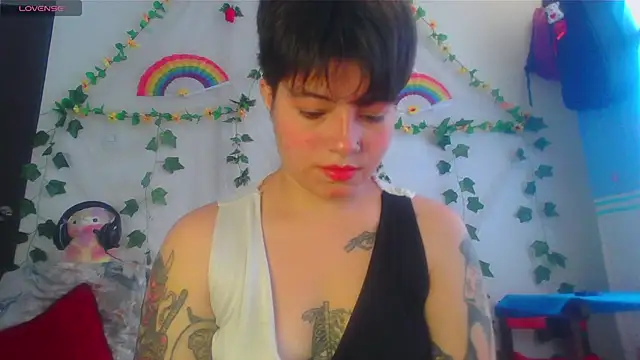 Snapshot of Mitsuha_gate chatting on December 16, 2025, 2:32 pm Mitsuha gate online show from December 16, 2025, 2:32 pm