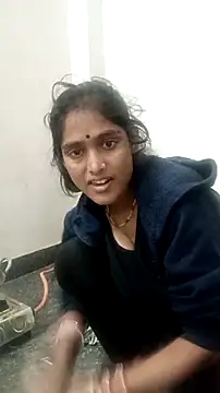 Snapshot of Guriya0076 chatting on November 18, 2025, 4:05 am Guriya0076 online show from November 18, 2025, 4:05 am