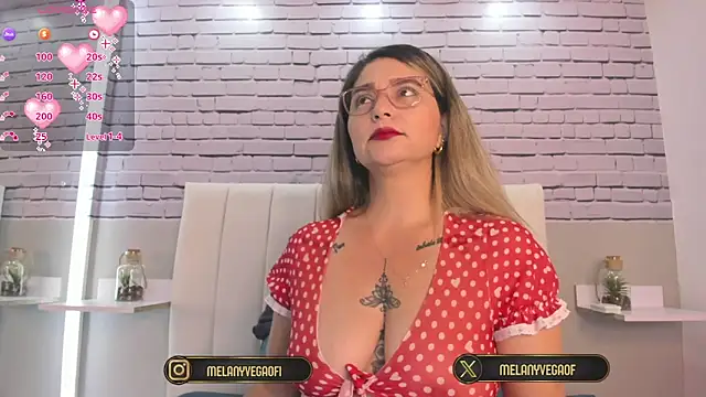 Snapshot of MelanyVegas chatting on November 27, 2025, 8:26 am MelanyVegas online show from November 27, 2025, 8:26 am