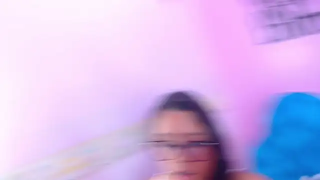 EMMA ROGGER online show from November 30, 2025, 3:13 pm