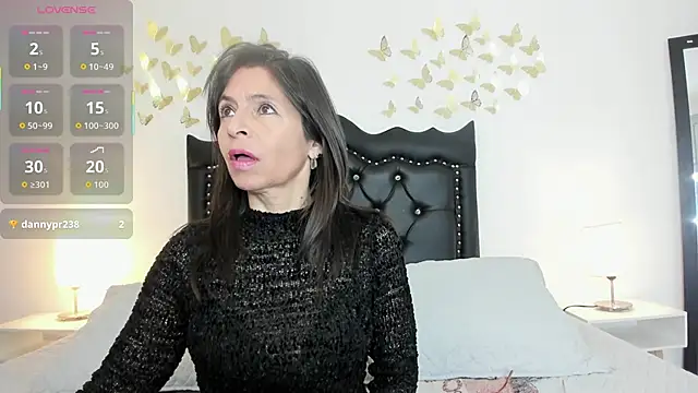 SabinaDeluxe cg online show from March 3, 2026, 2:13 pm