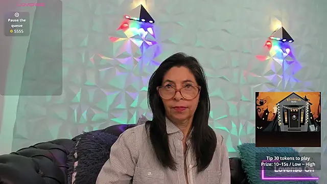 SabinaDeluxe cg online show from October 23, 2025, 12:15 pm