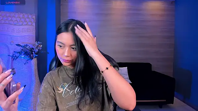 Snapshot of AmbarJames_ chatting on October 29, 2025, 11:31 am AmbarJames online show from October 29, 2025, 11:31 am