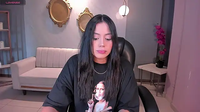 Snapshot of AmbarJames_ chatting on November 19, 2025, 11:54 am AmbarJames online show from November 19, 2025, 11:54 am