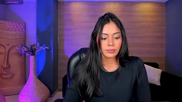 Snapshot of AmbarJames_ chatting on November 24, 2025, 2:39 pm AmbarJames online show from November 24, 2025, 2:39 pm