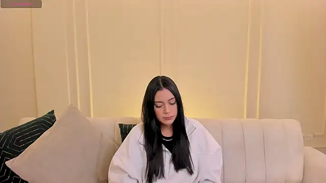 Snapshot of AmbarJames_ chatting on February 1, 2026, 11:08 am AmbarJames online show from February 1, 2026, 11:08 am