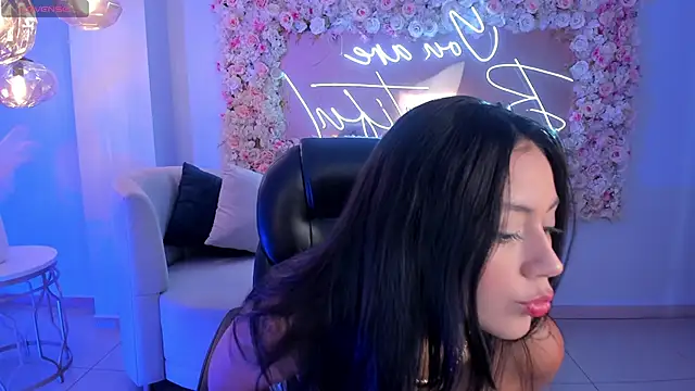 Snapshot of AmbarJames_ chatting on October 5, 2025, 11:12 am AmbarJames online show from October 5, 2025, 11:12 am