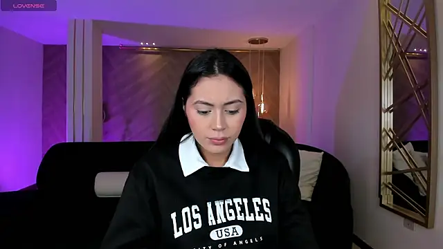 Snapshot of AmbarJames_ chatting on September 11, 2025, 11:54 am AmbarJames online show from September 11, 2025, 11:54 am