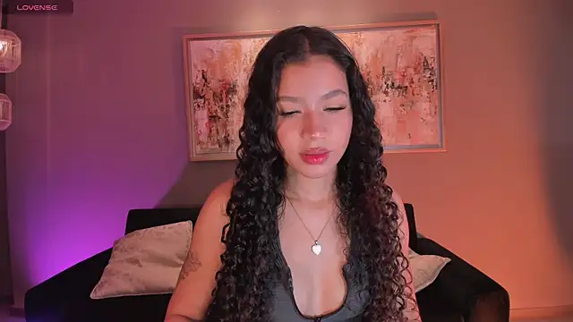 Snapshot of SophieHouston_ chatting on September 15, 2025, 12:11 am SophieHouston online show from September 15, 2025, 12:11 am