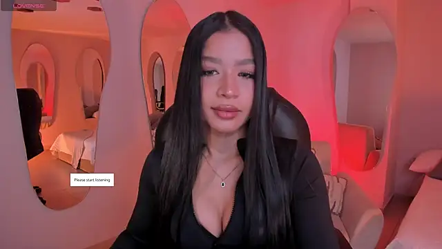SophieHouston  online show from May 9, 2026, 2:37 am
