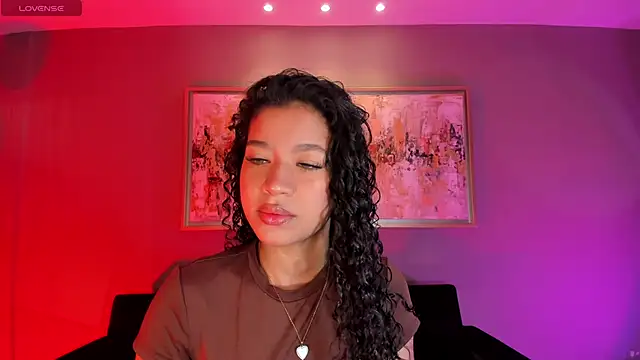 Snapshot of SophieHouston_ chatting on September 16, 2025, 4:24 am SophieHouston online show from September 16, 2025, 4:24 am