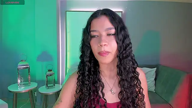 Snapshot of SophieHouston_ chatting on October 14, 2025, 4:35 am SophieHouston online show from October 14, 2025, 4:35 am