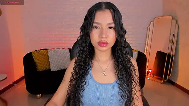 Snapshot of SophieHouston_ chatting on October 20, 2025, 6:04 am SophieHouston online show from October 20, 2025, 6:04 am