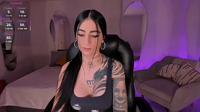 Snapshot of MilaLawrence chatting on December 5, 2025, 2:37 pm MilaLawrence online show from December 5, 2025, 2:37 pm