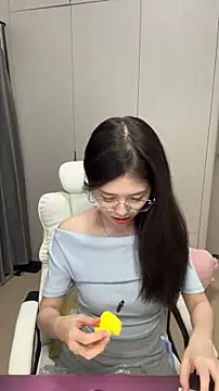 Qianqian-888 online show from October 21, 2025, 1:10 pm