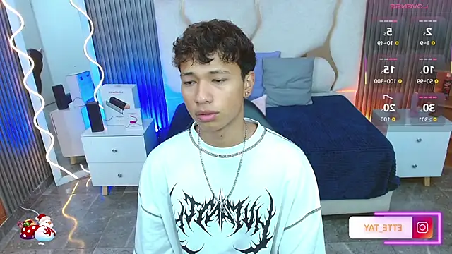 Snapshot of Ette_tay chatting on December 1, 2025, 3:29 am Ette tay online show from December 1, 2025, 3:29 am