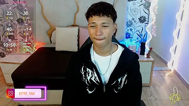 Snapshot of Ette_tay chatting on November 3, 2025, 3:23 am Ette tay online show from November 3, 2025, 3:23 am