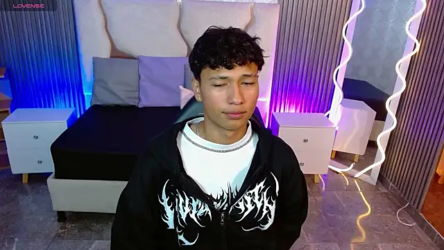 Snapshot of Ette_tay chatting on October 22, 2025, 12:10 am Ette tay online show from October 22, 2025, 12:10 am