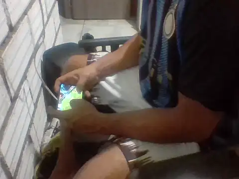 Snapshot of santiii___12 chatting on December 19, 2025, 11:18 pm santiii 12 online show from December 19, 2025, 11:18 pm