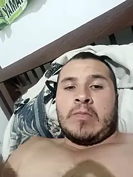 Snapshot of santiii___12 chatting on December 17, 2025, 7:24 am santiii 12 online show from December 17, 2025, 7:24 am