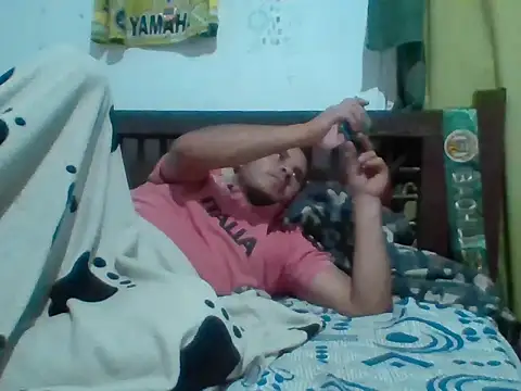 Snapshot of santiii___12 chatting on January 12, 2026, 7:48 am santiii 12 online show from January 12, 2026, 7:48 am