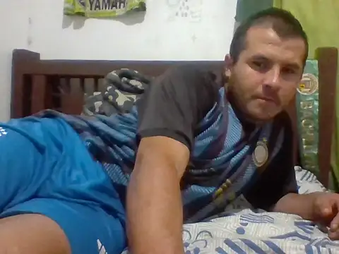 Snapshot of santiii___12 chatting on January 7, 2026, 1:21 am santiii 12 online show from January 7, 2026, 1:21 am