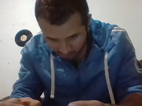 Snapshot of santiii___12 chatting on January 12, 2026, 11:53 pm santiii 12 online show from January 12, 2026, 11:53 pm