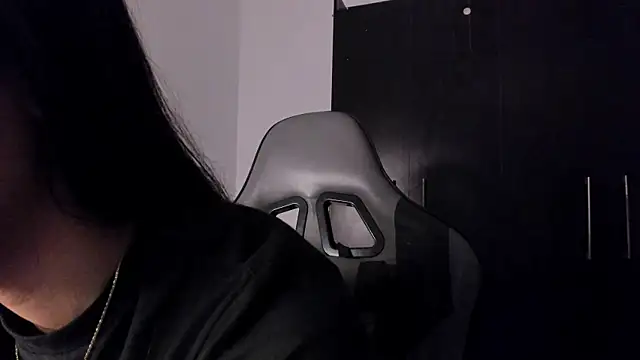 ValkaGrecco online show from September 14, 2025, 1:22 pm