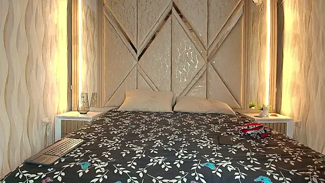 Hotcouple 222 online show from February 14, 2026, 7:30 am