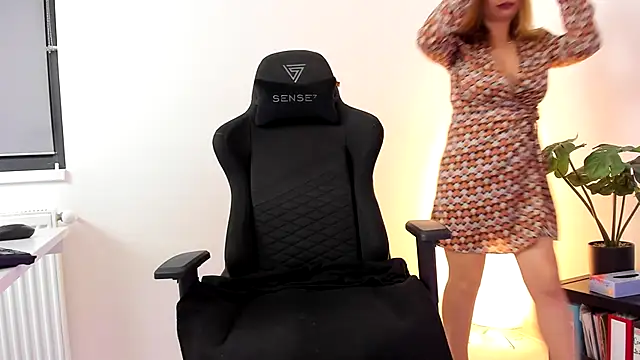 Snapshot of Victoria_Vergara chatting on October 30, 2025, 4:33 am Victoria Vergara online show from October 30, 2025, 4:33 am