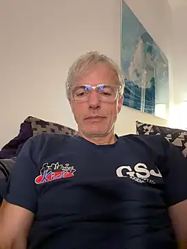 SexyLeon8 online show from July 7, 2026, 9:40 pm