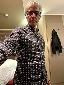 SexyLeon8 online show from September 17, 2025, 4:42 pm