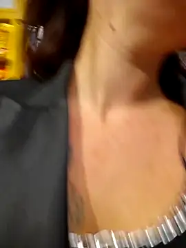 Snapshot of littleladyshelly chatting on September 17, 2025, 6:37 am littleladyshelly online show from September 17, 2025, 6:37 am