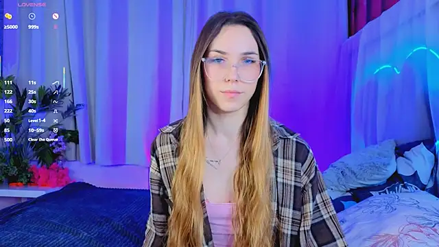 -CindyLou online show from December 2, 2025, 5:31 am