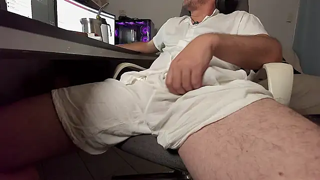 Snapshot of DiositoHerus chatting on February 23, 2026, 2:39 pm DiositoHerus online show from February 23, 2026, 2:39 pm