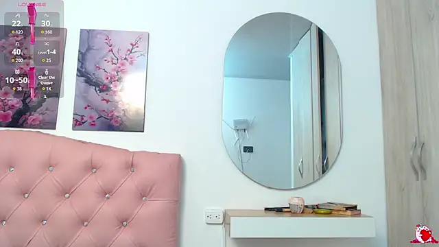 pinky f00x online show from December 14, 2025, 9:31 pm