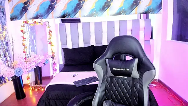 Adaara Rey online show from December 13, 2025, 8:04 pm