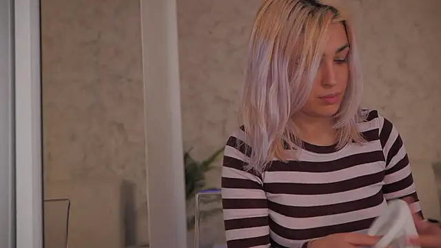 daisyblushh online show from February 12, 2026, 3:12 pm