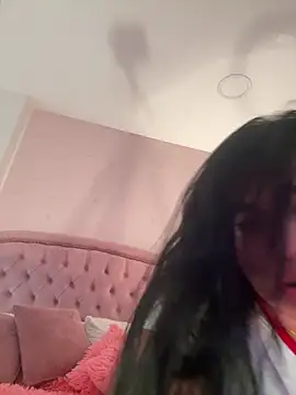 Snapshot of Bella__Wood chatting on November 14, 2025, 3:48 pm Bella Wood online show from November 14, 2025, 3:48 pm