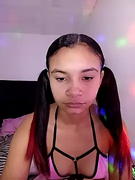 Snapshot of liz7skinny chatting on April 28, 2026, 12:20 am liz7skinny online show from April 28, 2026, 12:20 am