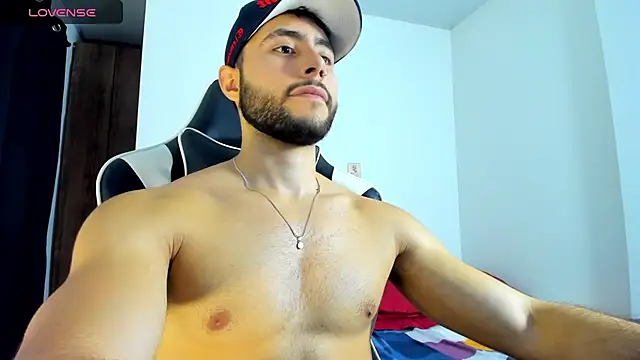 Snapshot of bryan_mugn chatting on October 15, 2025, 12:20 am bryan mugn online show from October 15, 2025, 12:20 am