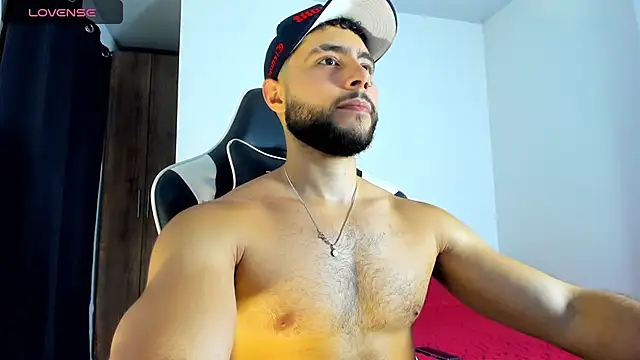 Snapshot of bryan_mugn chatting on September 21, 2025, 1:00 am bryan mugn online show from September 21, 2025, 1:00 am