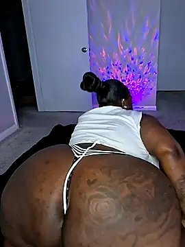 Snapshot of Thickkemzz41 chatting on September 18, 2025, 11:08 pm Thickkemzz41 online show from September 18, 2025, 11:08 pm