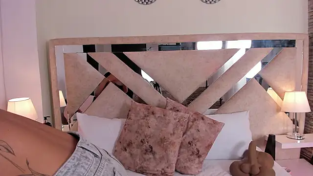 ximena vasquez8 online show from March 13, 2026, 3:22 am