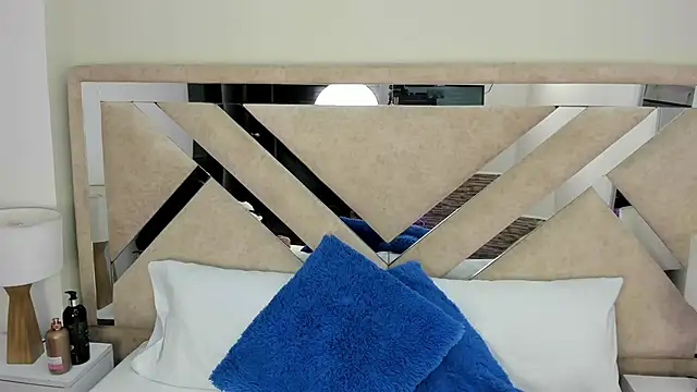 ximena vasquez8 online show from January 11, 2026, 4:30 am