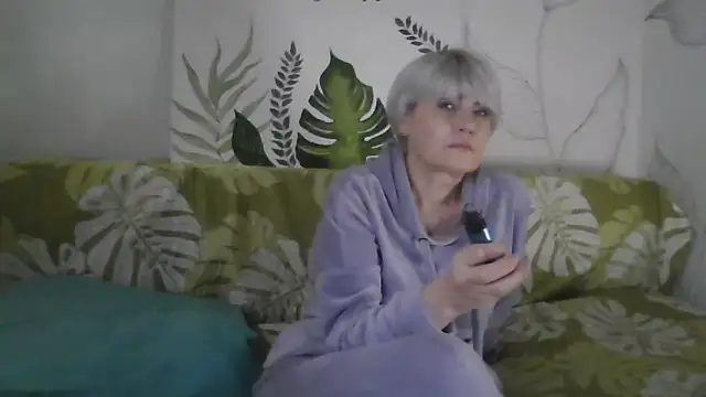 Catty Lady online show from December 21, 2025, 6:20 pm