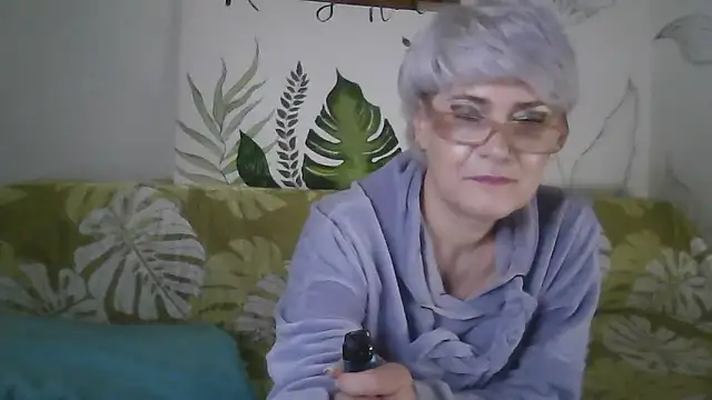 Catty Lady online show from January 8, 2026, 6:25 pm