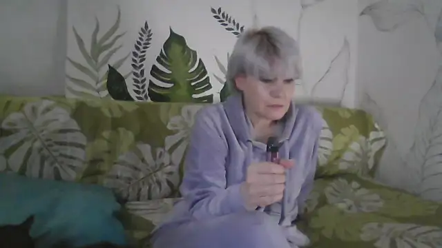 Catty Lady online show from December 19, 2025, 6:10 pm