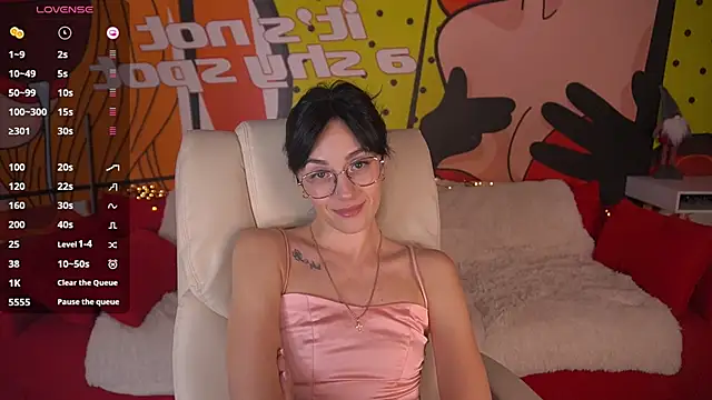 EviLune online show from December 14, 2025, 7:25 am