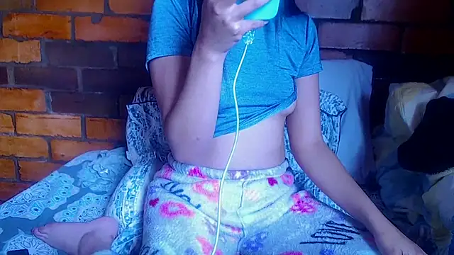 Snapshot of sabrina_v_ chatting on September 19, 2025, 4:44 pm sabrina v online show from September 19, 2025, 4:44 pm